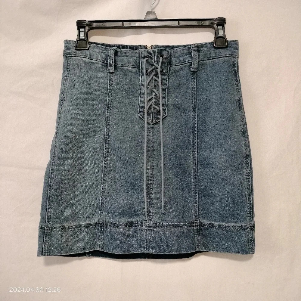 Hayden Los Angeles size Small Denim Accent Tie Waist Retro Mini Skirt Boho